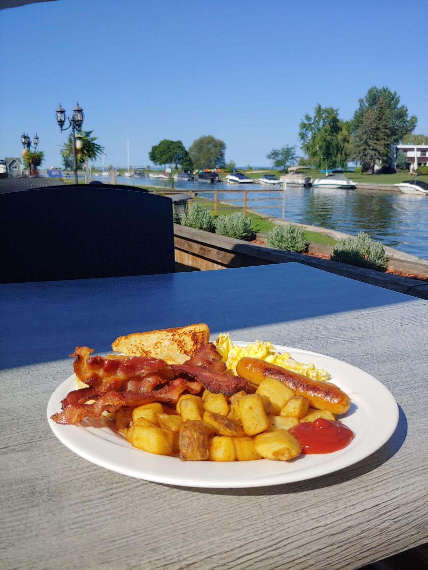 Lagoon City Pier One Resort Екстериор снимка