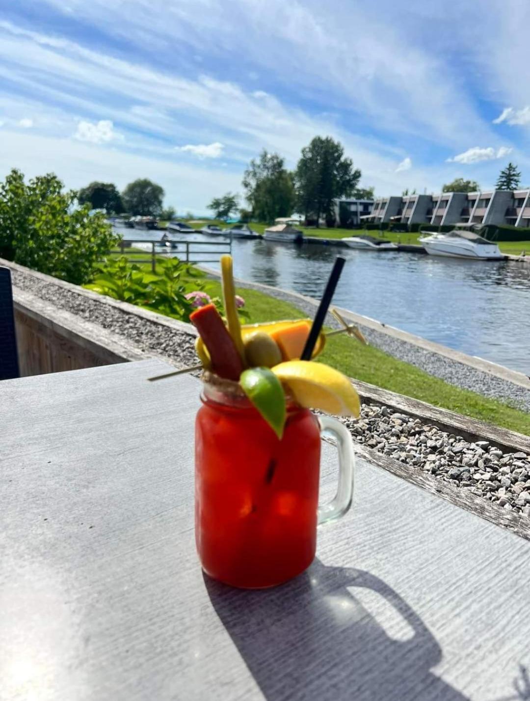Lagoon City Pier One Resort Екстериор снимка